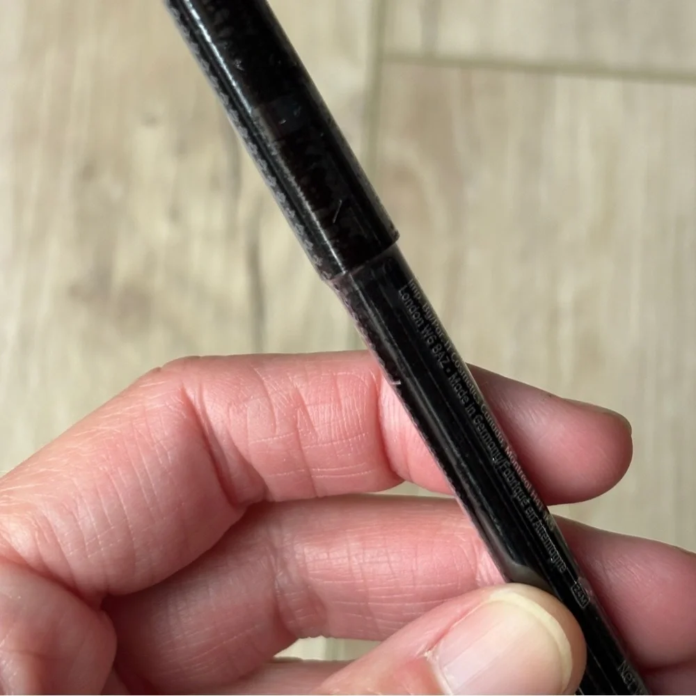 It Cosmetics Superhero No Tug Gel Liner Super Black NEW Sealed